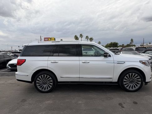 Used 2018 Lincoln Navigator Reserve image 13