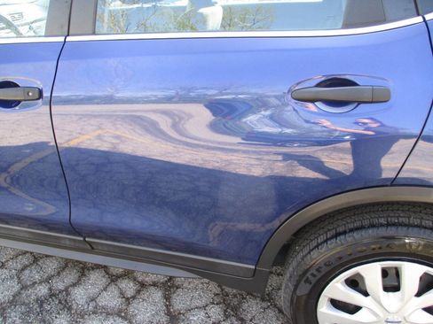 Used 2017 Nissan Rogue S image 15