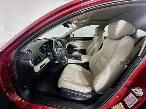 Used 2022 Honda Accord Touring image 13