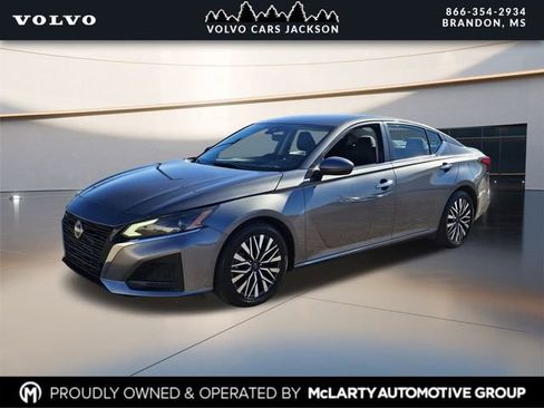 Used 2023 Nissan Altima 2.5 SV image 6