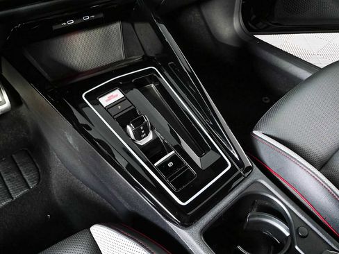 Certified 2024 Volkswagen GTI Autobahn FWD image 22