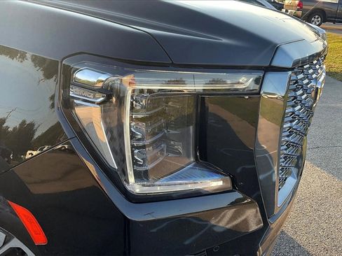 Used 2023 GMC Yukon Denali Ultimate image 29