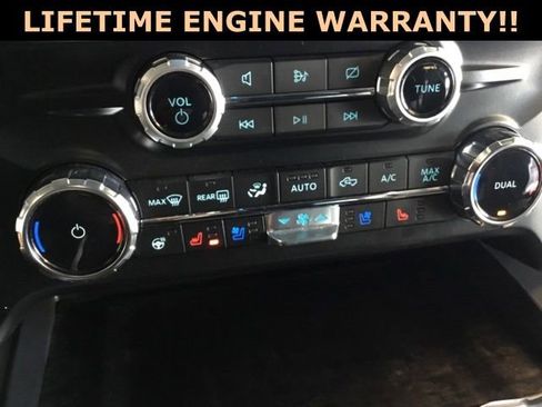 Used 2024 Ford F250 Lariat w/ Black Appearance Package image 25