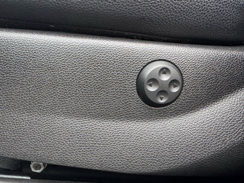 Used 2013 Mercedes-Benz GLK 350 4MATIC image 23