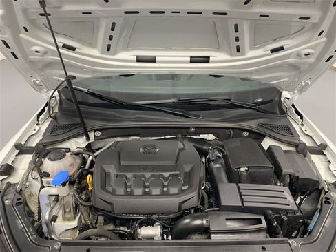 Used 2018 Volkswagen Passat 2.0T SE image 25