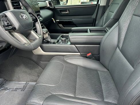 Used 2024 Toyota Tundra Limited image 11