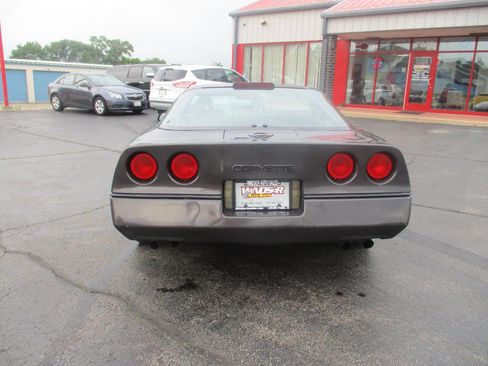 Used 1988 Chevrolet Corvette Coupe RWD image 4