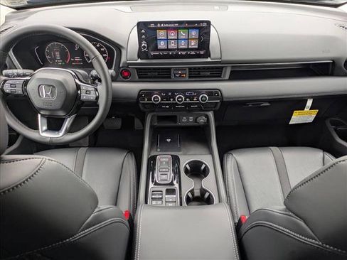 New 2025 Honda Pilot Touring image 15