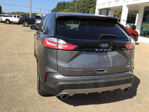 Used 2024 Ford Edge Titanium image 9