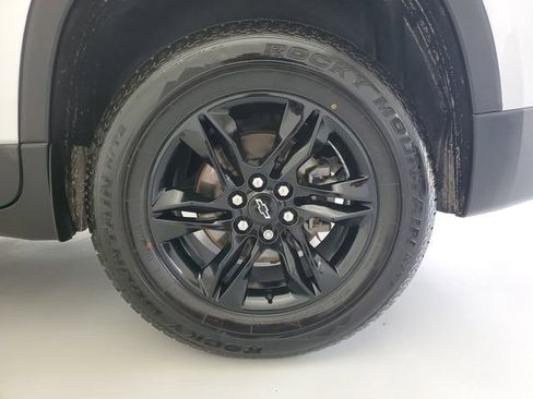 Used 2022 Chevrolet Traverse LT w/ Midnight/Sport Edition image 13