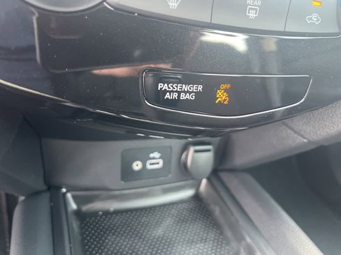 Used 2019 Nissan Rogue S image 15