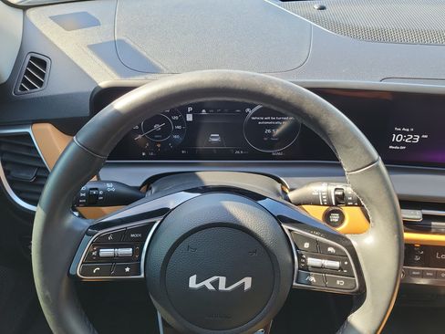 Used 2025 Kia Seltos EX w/ EX Sunroof Package FWD image 23