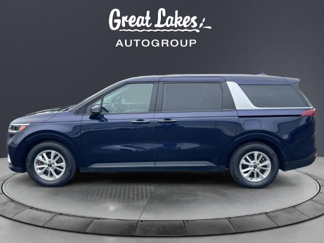 Used 2023 Kia Carnival LX FWD image 2