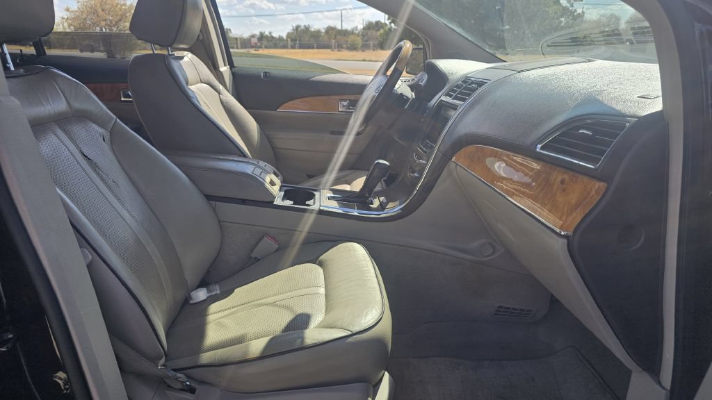 Used 2013 Lincoln MKX FWD image 11