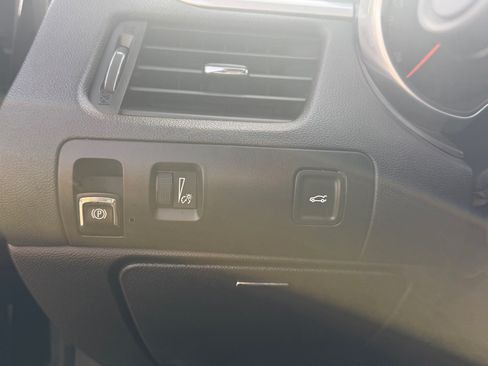 Used 2019 Chevrolet Impala LT FWD image 12