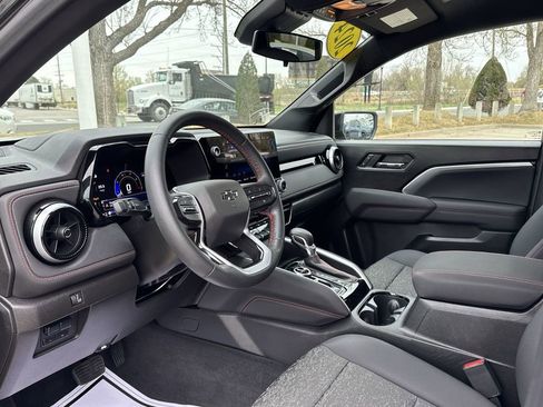 Certified 2024 Chevrolet Colorado Z71 w/ Advanced Trailering Package AWD/4WD image 13