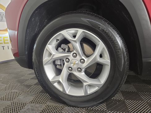 Certified 2024 Chevrolet Trax LS w/ LS Convenience Package FWD image 32