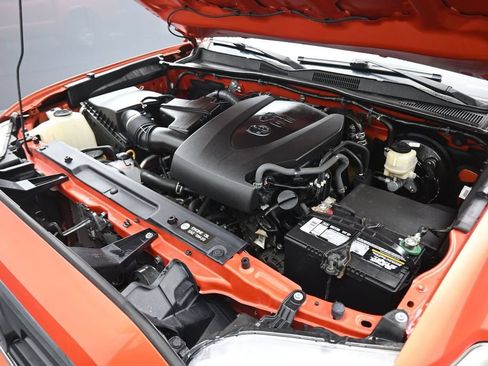 Used 2016 Toyota Tacoma SR5 w/ Towing Package RWD image 49