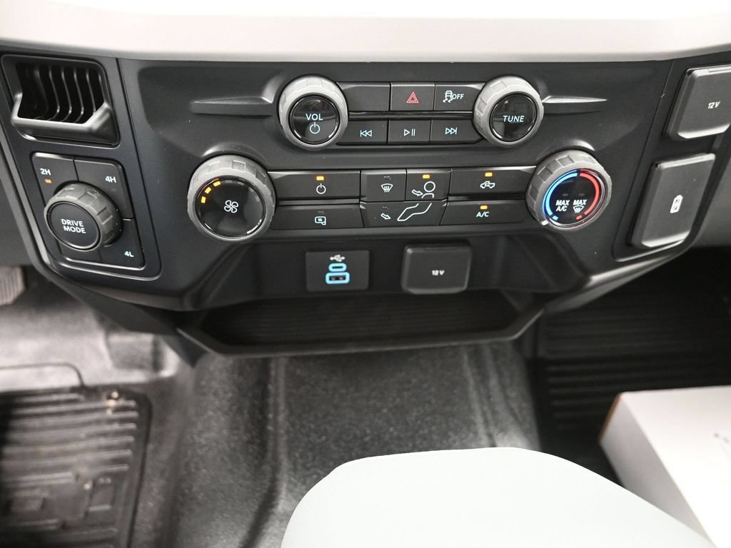 New 2025 Ford F350 XL AWD/4WD image 25