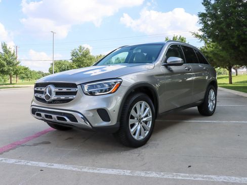 Used 2020 Mercedes-Benz GLC 300 image 3