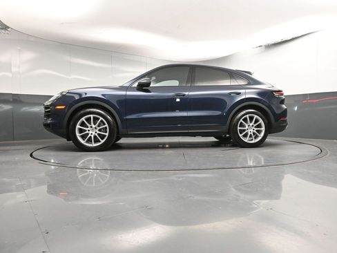 Certified 2024 Porsche Cayenne Coupe AWD/4WD image 33