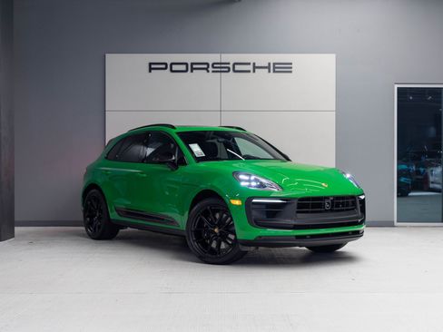 New 2026 Porsche Macan GTS image 9