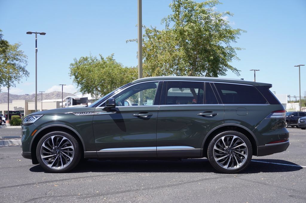 Used 2023 Lincoln Aviator Reserve w/ Equipment Group 201A RWD image 2