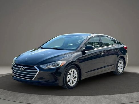 Used 2018 Hyundai Elantra SE w/ Cargo Package FWD image 7