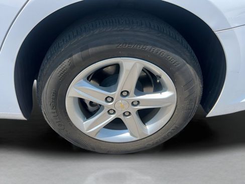 Used 2022 Chevrolet Malibu LT FWD image 12