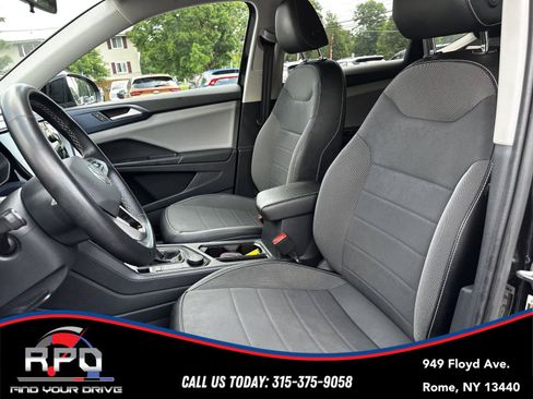 Used 2022 Volkswagen Taos SE AWD/4WD image 14