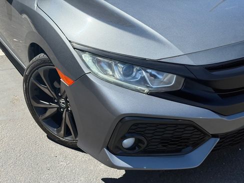 Used 2017 Honda Civic Sport image 3
