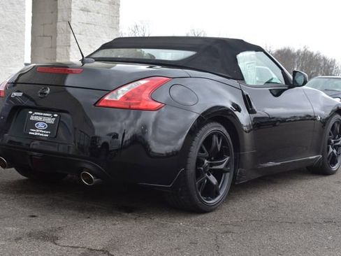 Used 2010 Nissan 370Z Touring w/ Sport Pkg RWD image 15