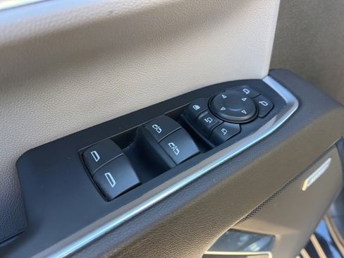 Used 2024 GMC Sierra 2500 SLT w/ SLT Premium Package image 16