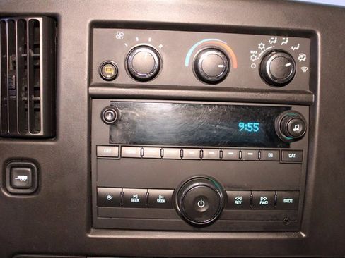 Used 2023 GMC Savana 2500 Extended image 23