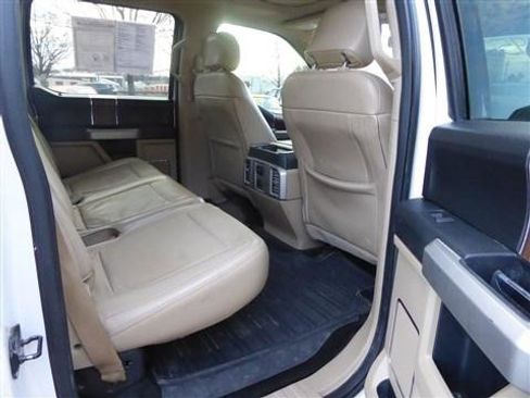 Used 2015 Ford F150 Lariat image 19