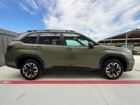 Used 2026 Subaru Forester Premium AWD/4WD image 10
