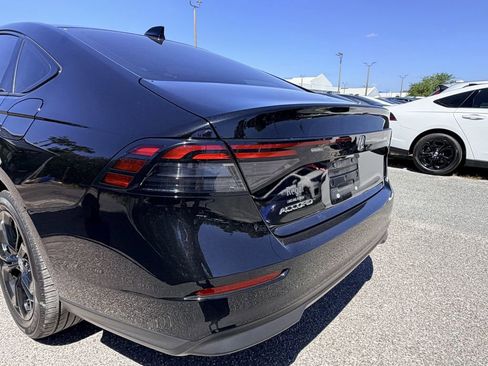 Used 2025 Honda Accord SE image 10
