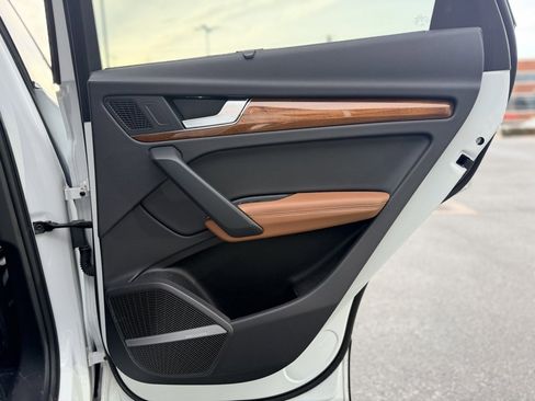 Certified 2023 Audi Q5 e Premium Plus w/ Premium Plus Package image 20