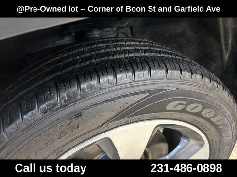 Used 2020 Jeep Cherokee Limited AWD/4WD image 12
