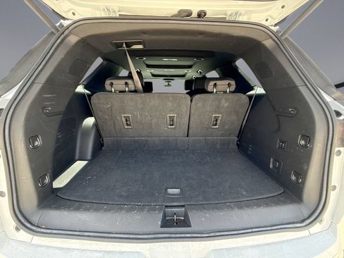 Used 2023 Chevrolet Traverse High Country FWD image 13