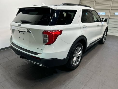 Used 2023 Ford Explorer XLT w/ Equipment Group 202A AWD/4WD image 3