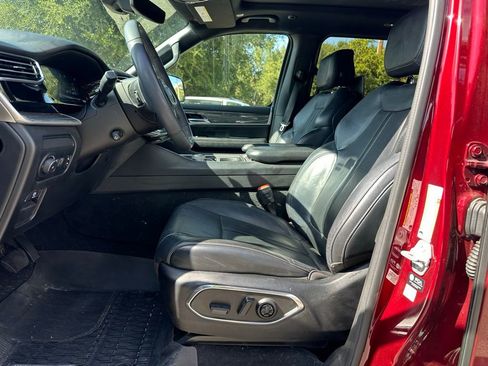 Used 2022 Jeep Wagoneer Series II w/ Premium Group I AWD/4WD image 2