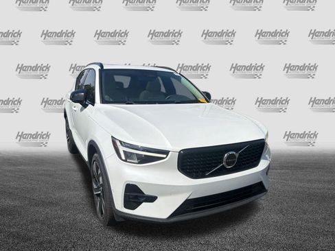 Certified 2023 Volvo XC40 B4 Plus w/ Protection Package Premier FWD image 5