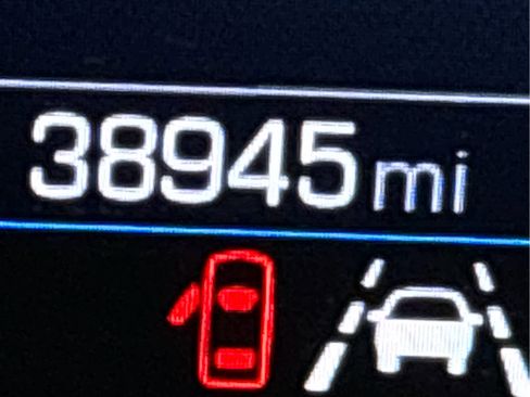 Used 2020 Chevrolet Equinox LT w/ Midnight Edition image 16