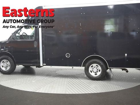 Used 2017 Chevrolet Express 3500 RWD image 58