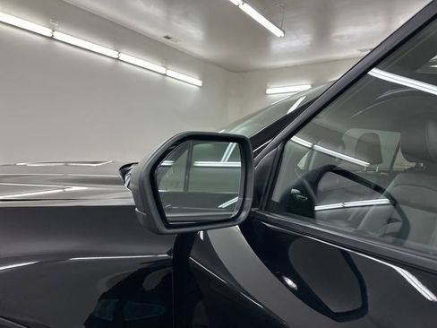 Used 2022 Ford Explorer XLT w/ Equipment Group 202A image 17