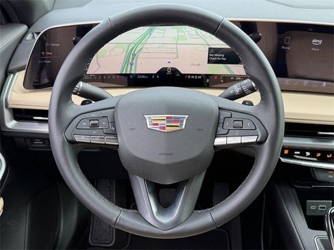 Used 2025 Cadillac XT4 Premium Luxury image 12