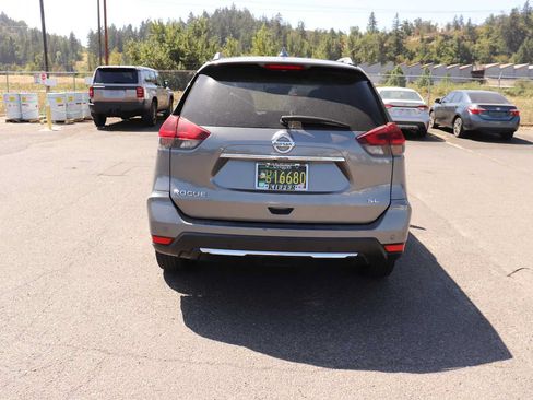 Used 2019 Nissan Rogue SL FWD image 6