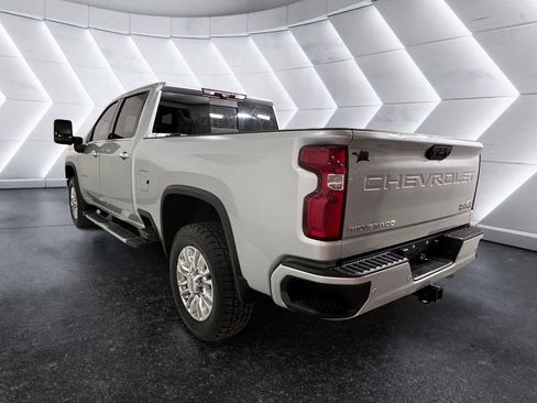 Used 2020 Chevrolet Silverado 3500 High Country w/ Technology Package image 6