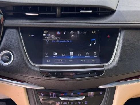 Used 2018 Cadillac XT5 Luxury w/ Driver Awareness Package FWD image 13